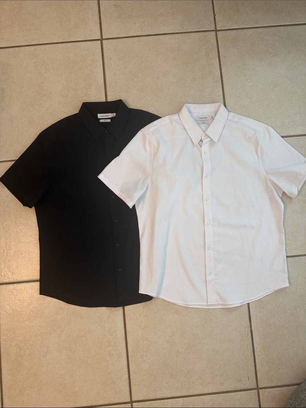 Calvin Klein Men Classic Fit Short sleeve button down shirts